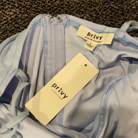 Dress - Picture 5 of 6